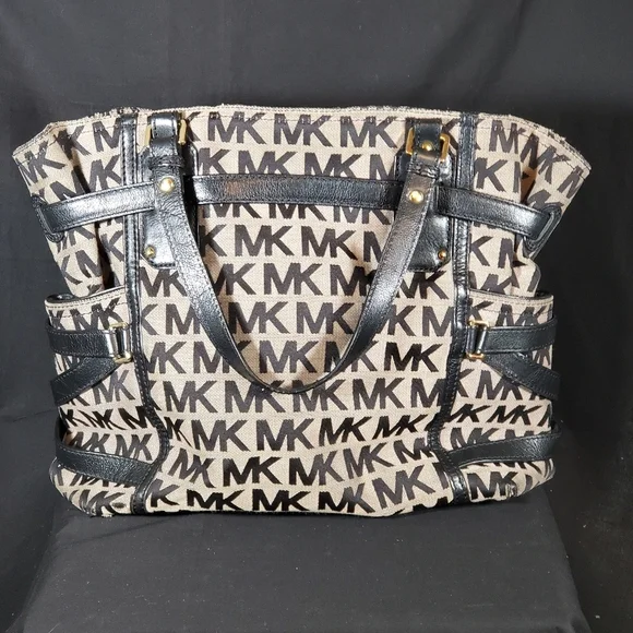 Large Michael Kors Gansevoort Bag - Picture 5 of 12